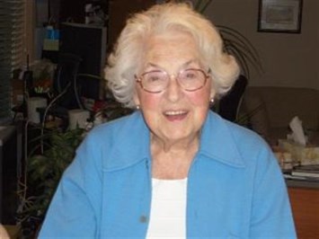 Obituario de Elizabeth VanderHoek Compton