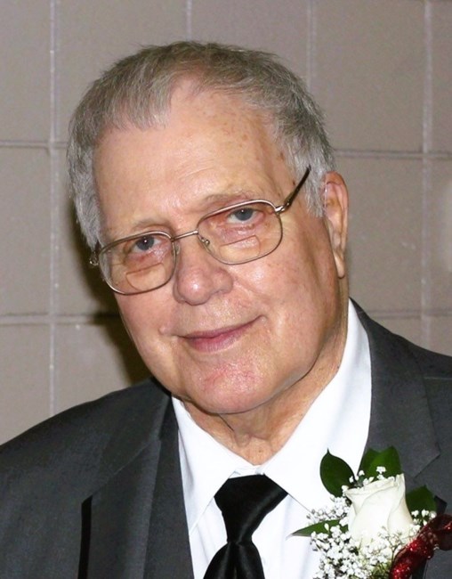 Obituary of Robert L White