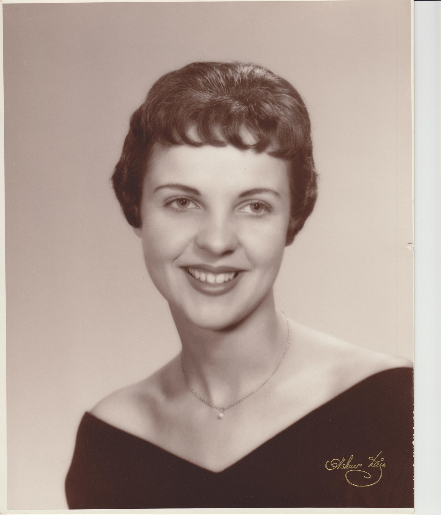 Obituary of Carolyn H. Avers