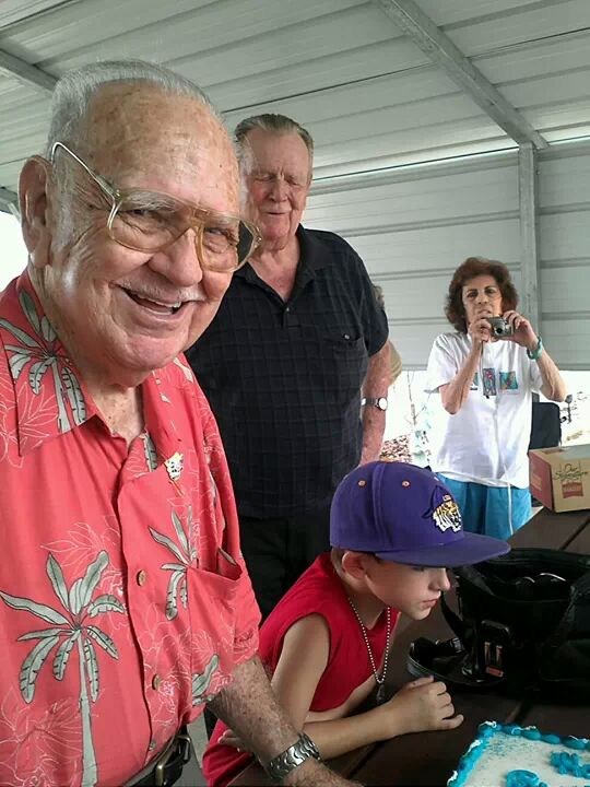 Avis de décès de James Kenneth Hodges