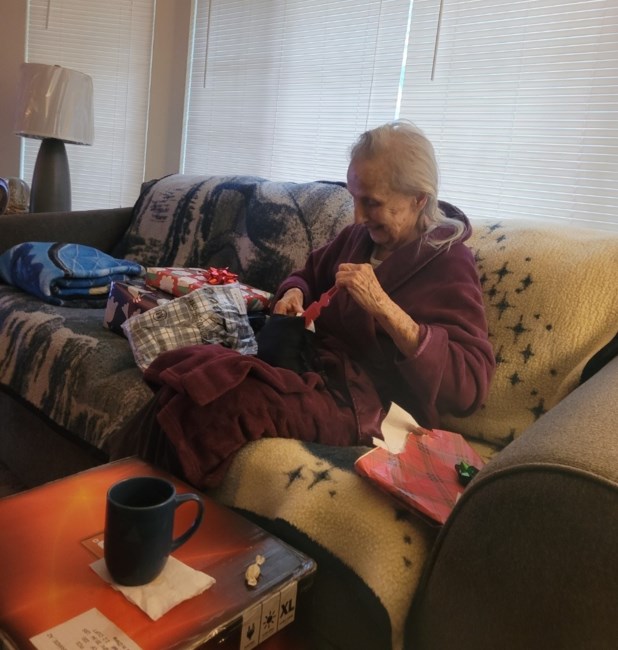 Obituario de Lorraine Margaret Cook