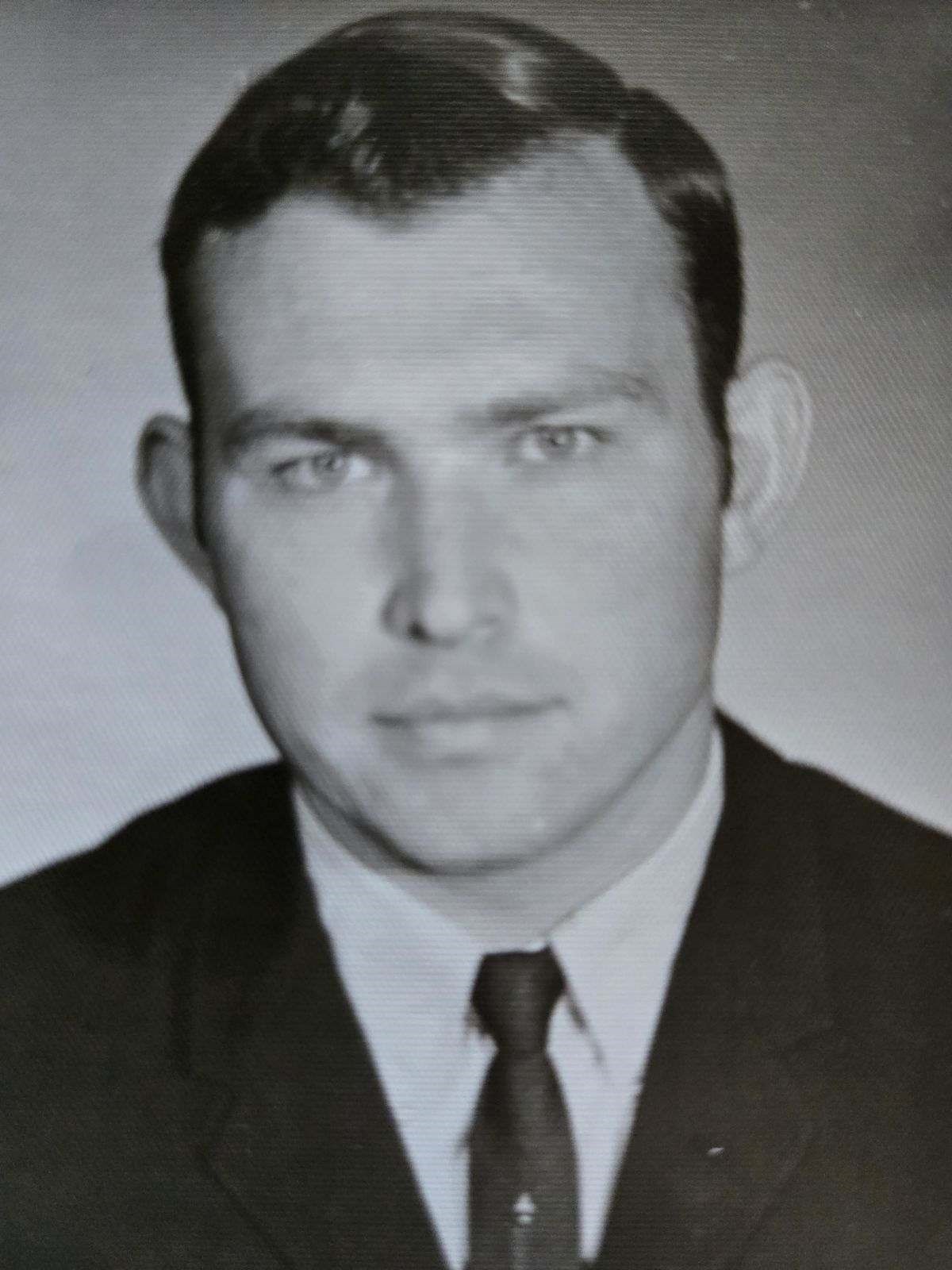 Obituary of Louis Ray Sounders