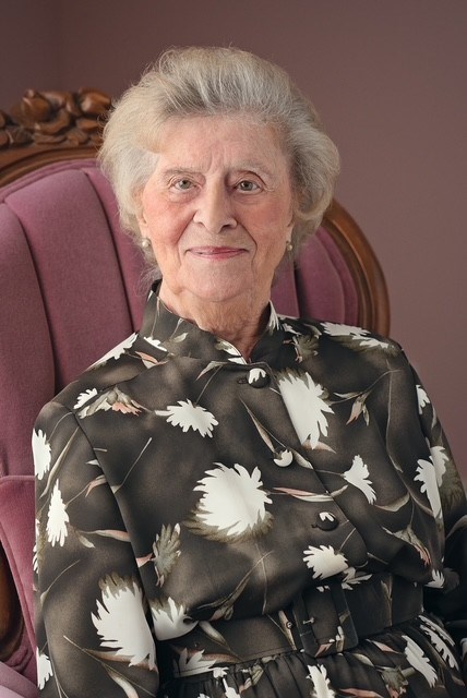 Obituary of Gloria Olive Lucy Bissell