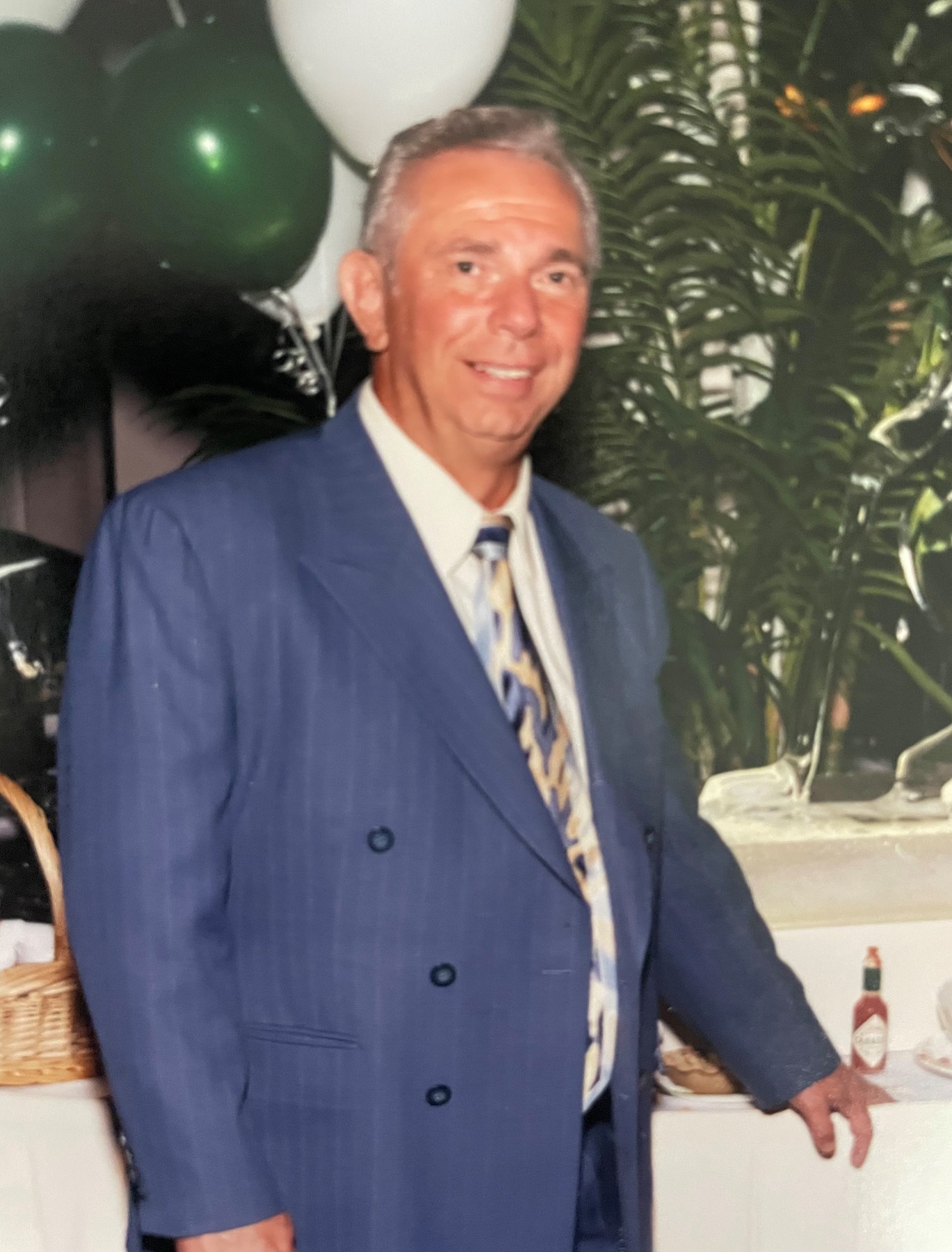 Obituario de Robert H. VanZandt