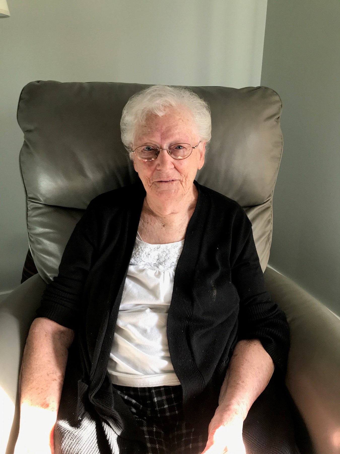 Obituario de Lucille June Kauffman