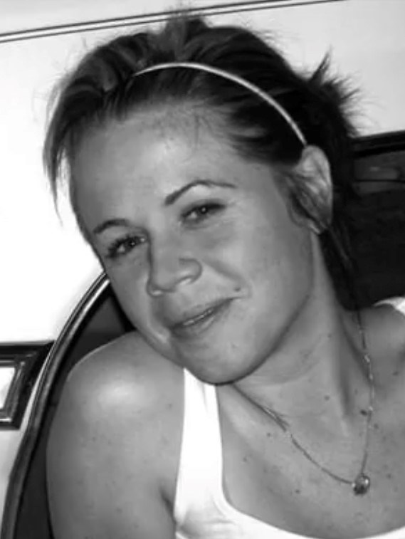 Obituary of Ms.  Lauren Lynn Zelt