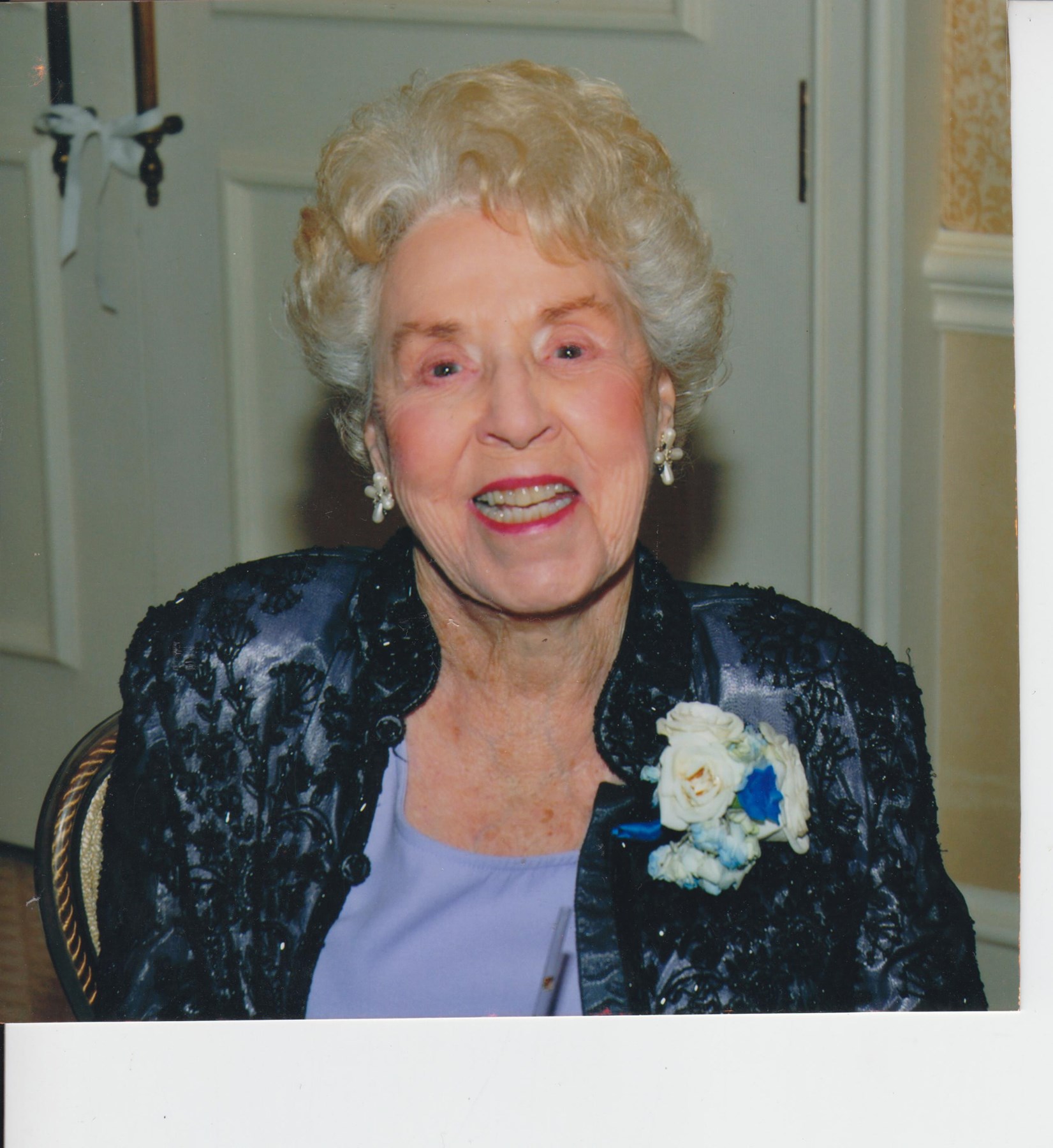 Obituary of Lillian Claire Mora Holley