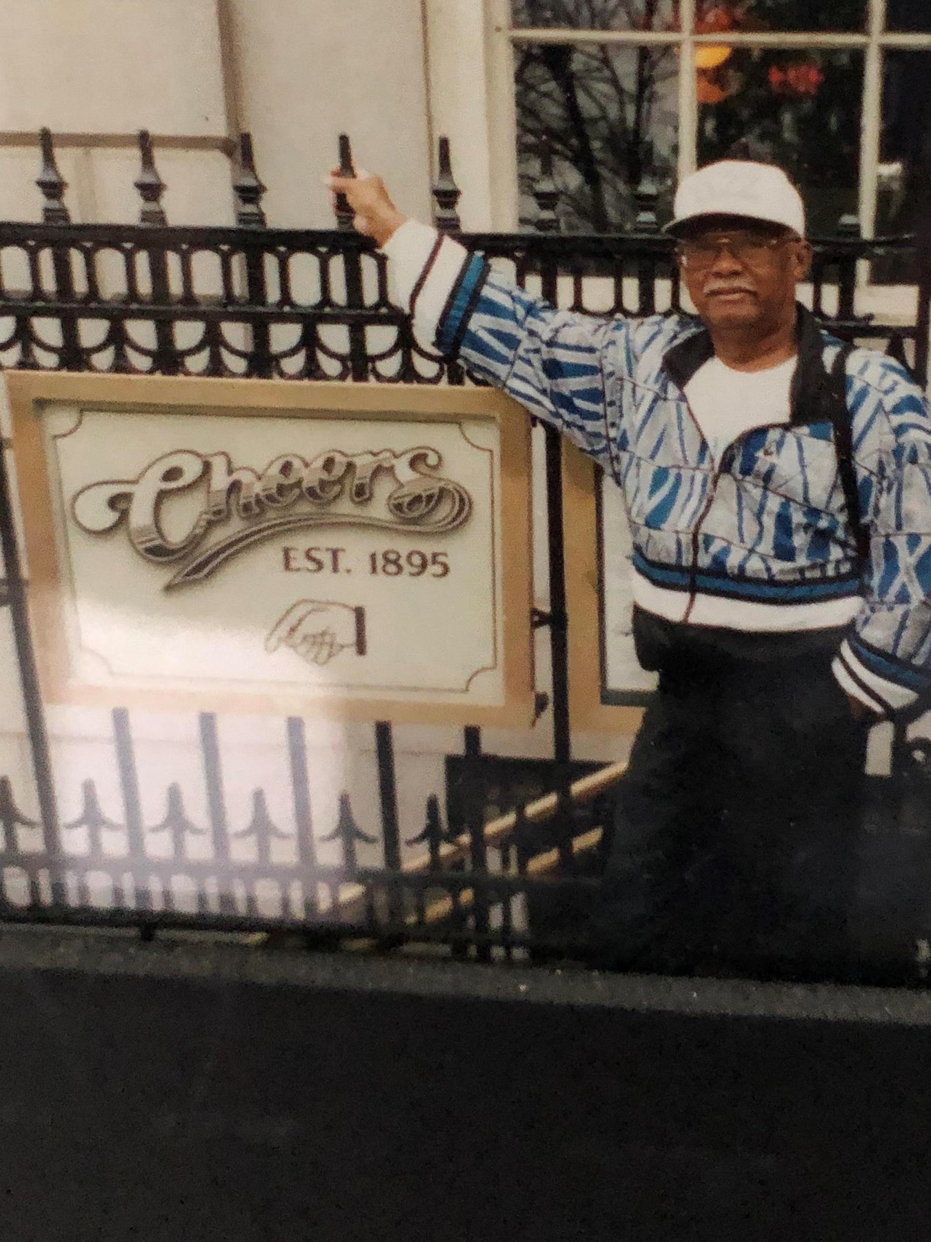 Avis de décès de Ernest V. Davis