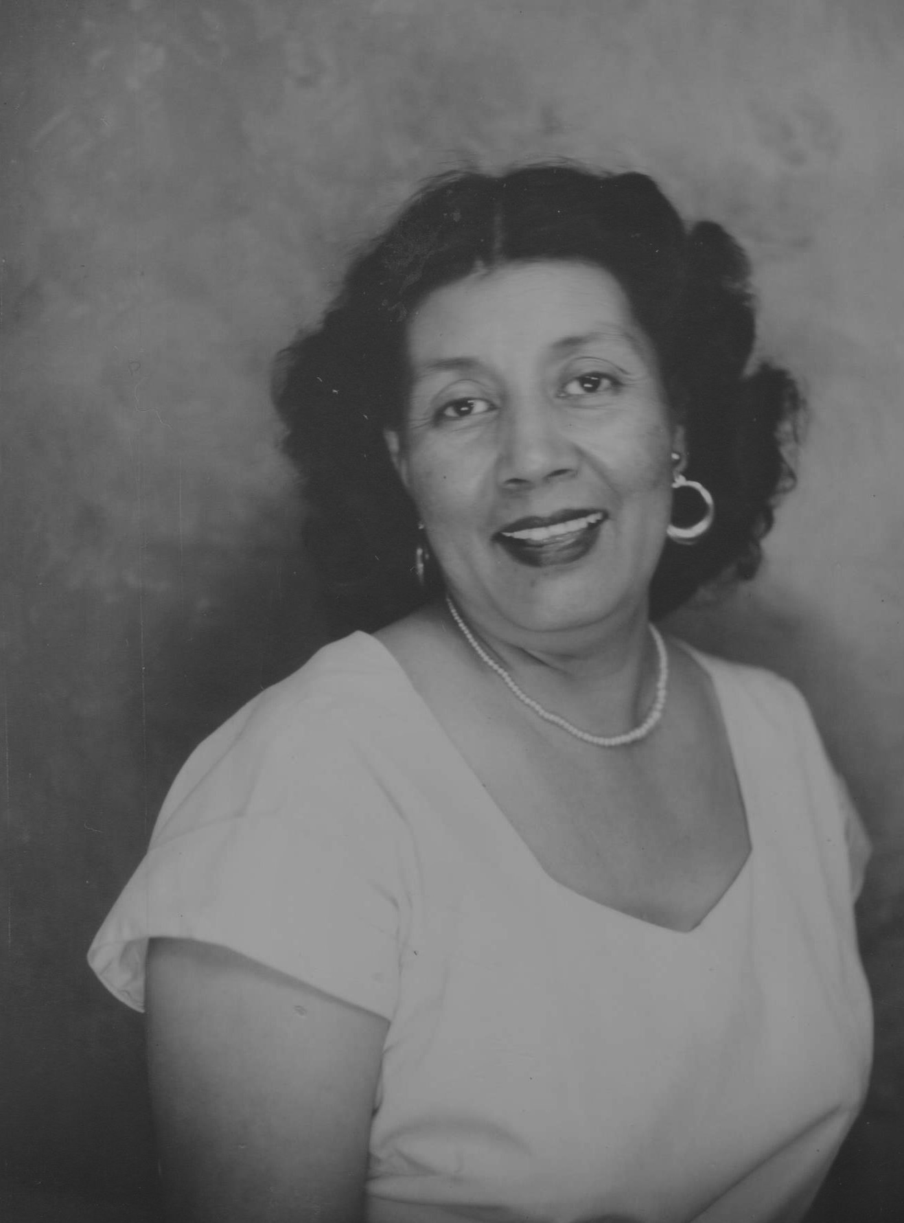 Obituary of Helen H. Flores