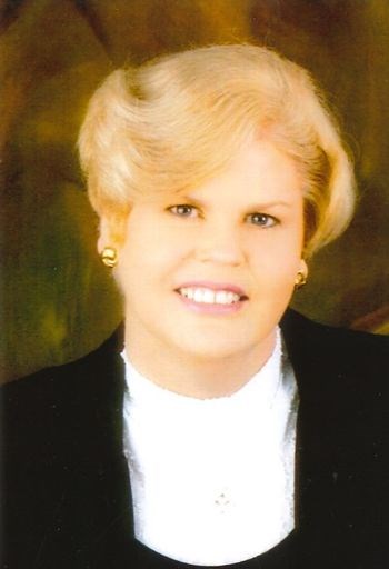 Obituario de Robin Virginia "Ginger" Fouts Row