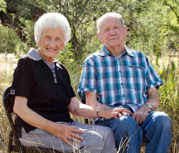 Obituary of Chuck and Zona Simons