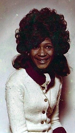 Obituario de Ms. Carol Joy Holmes