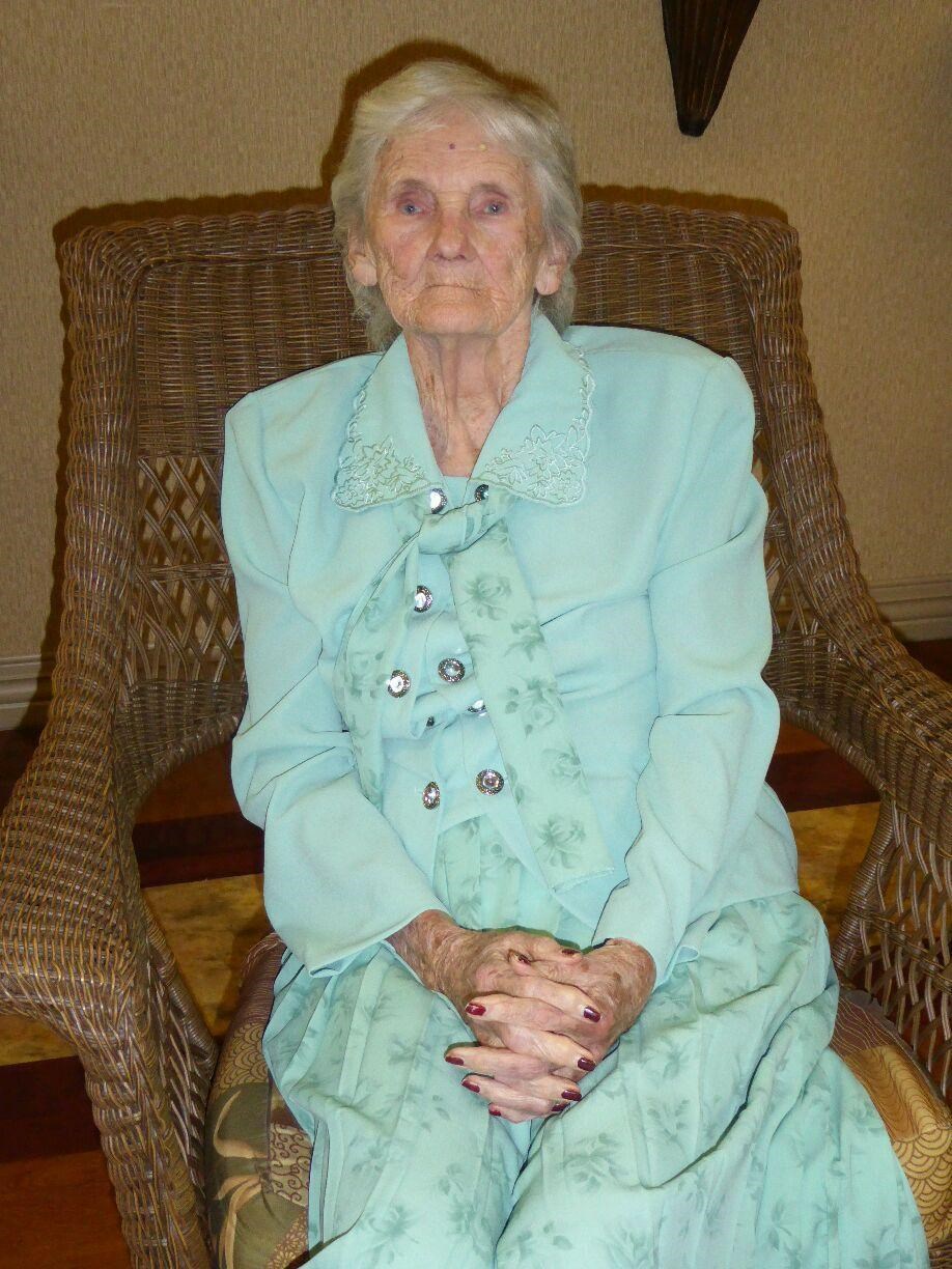 Obituary of Estelle M Sanders