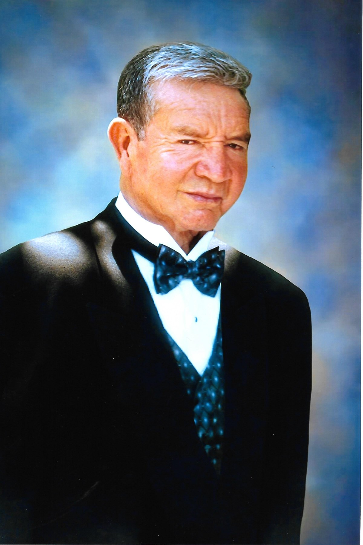 Obituary of Vicente Vazquez