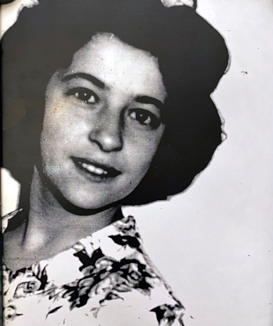 Obituary of Maria De Sousa Tavares