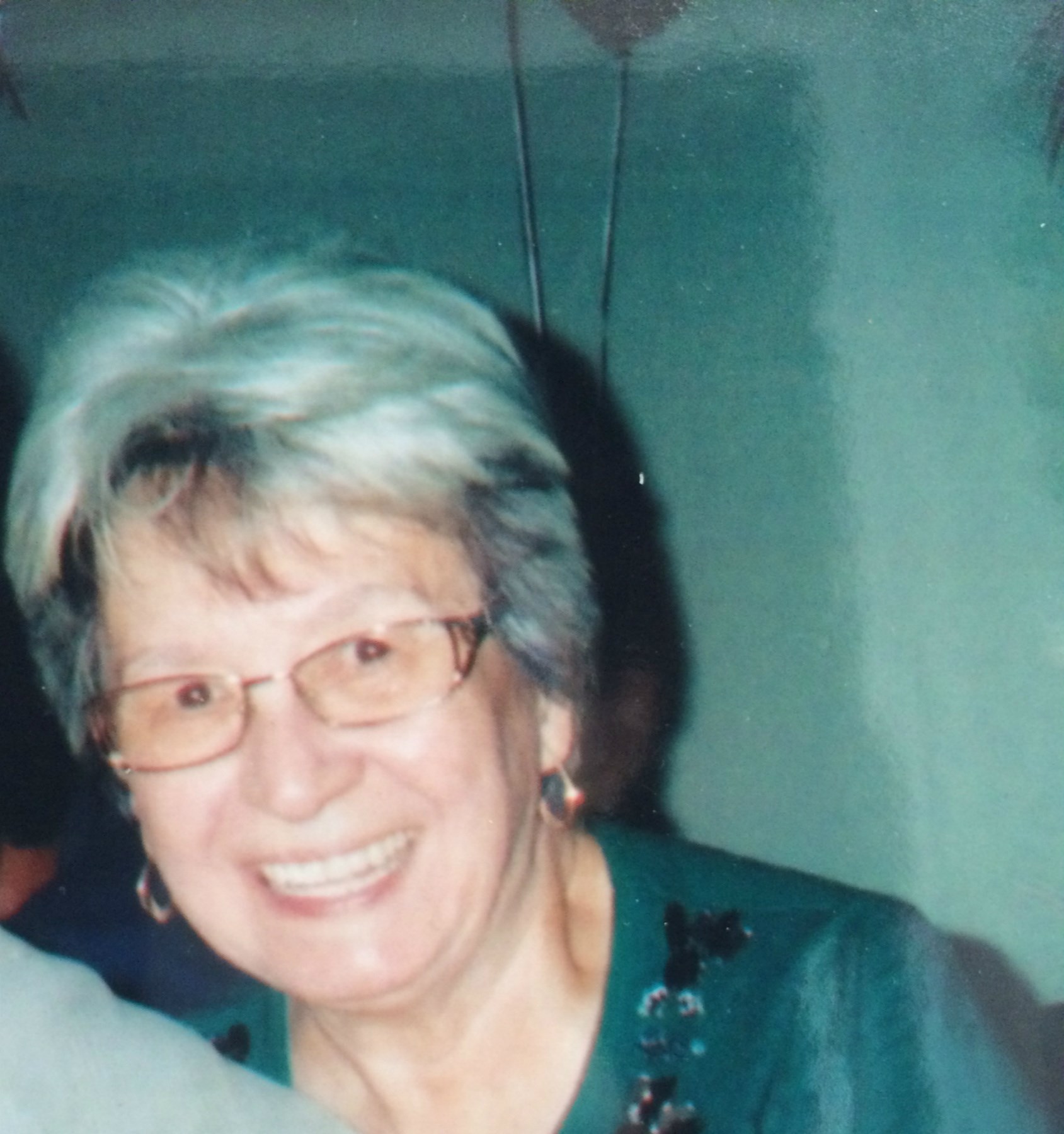 Obituary of Aida Olivares