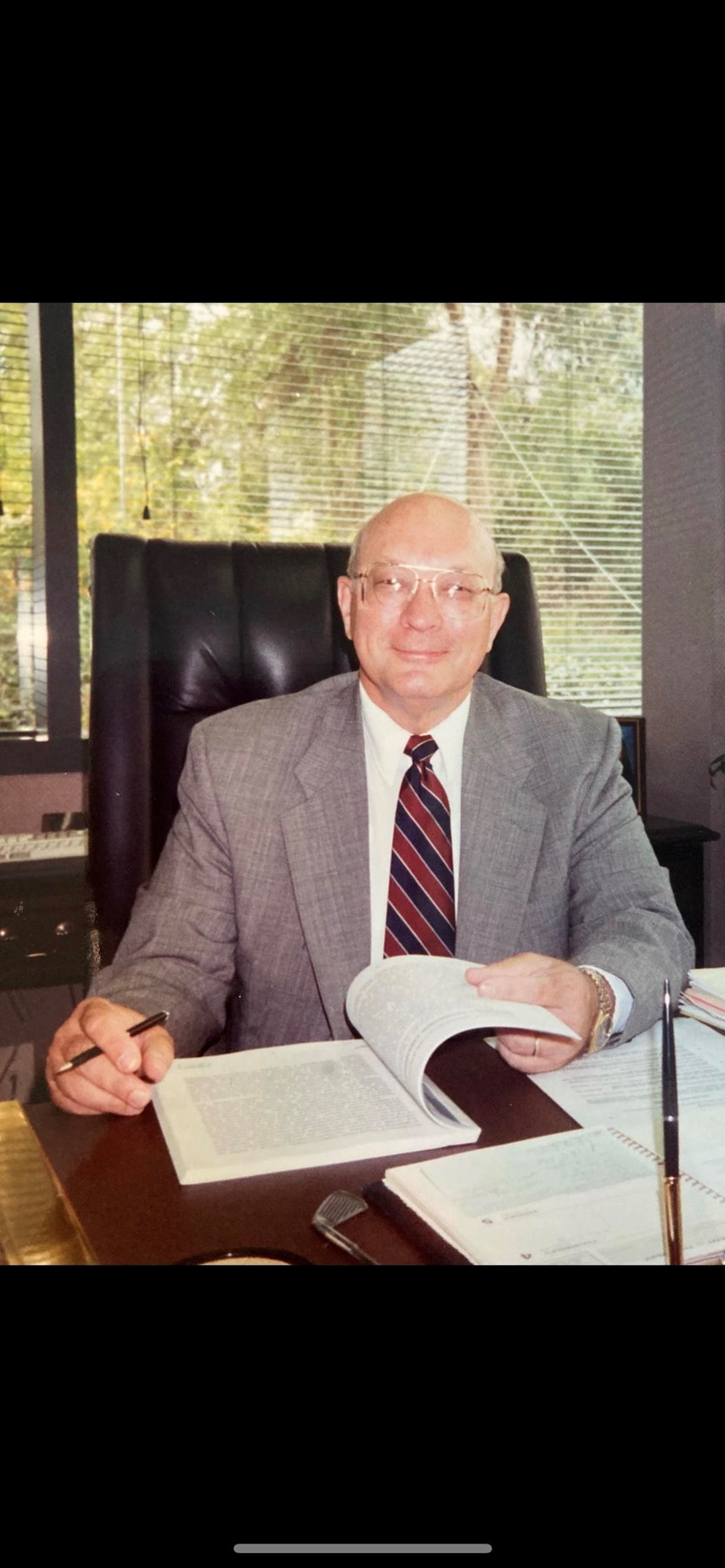 Obituario de Charles E. Williams