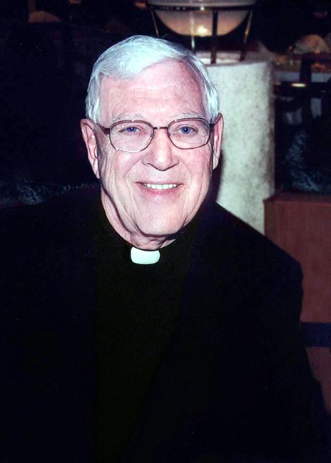Obituario de Father John V. Cassidy