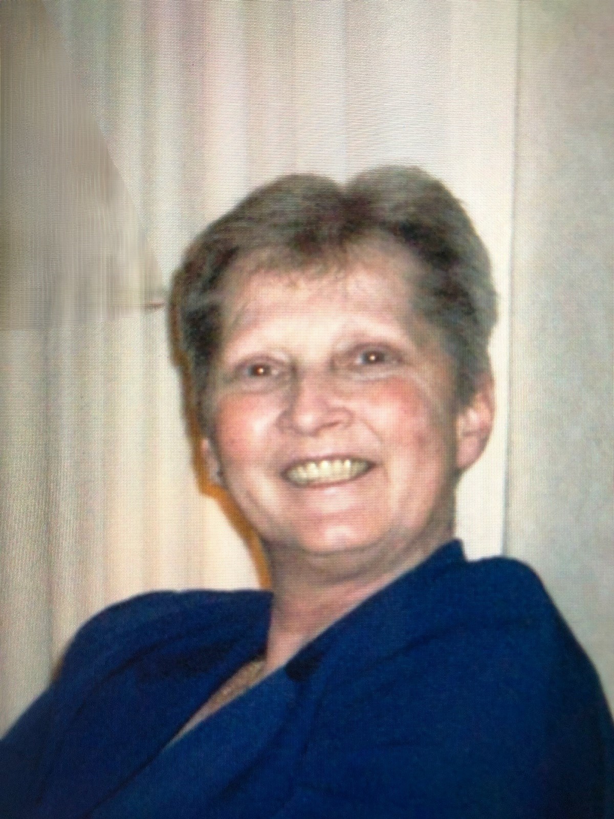 Obituary of Desiree "Dee" Lynn Toms