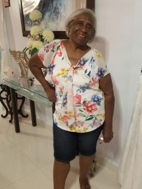 Obituary of Carmen Georgina Richardson Small