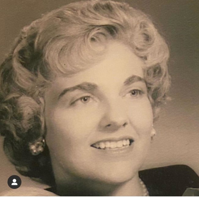 Obituary of Elaine Nichols Hansen