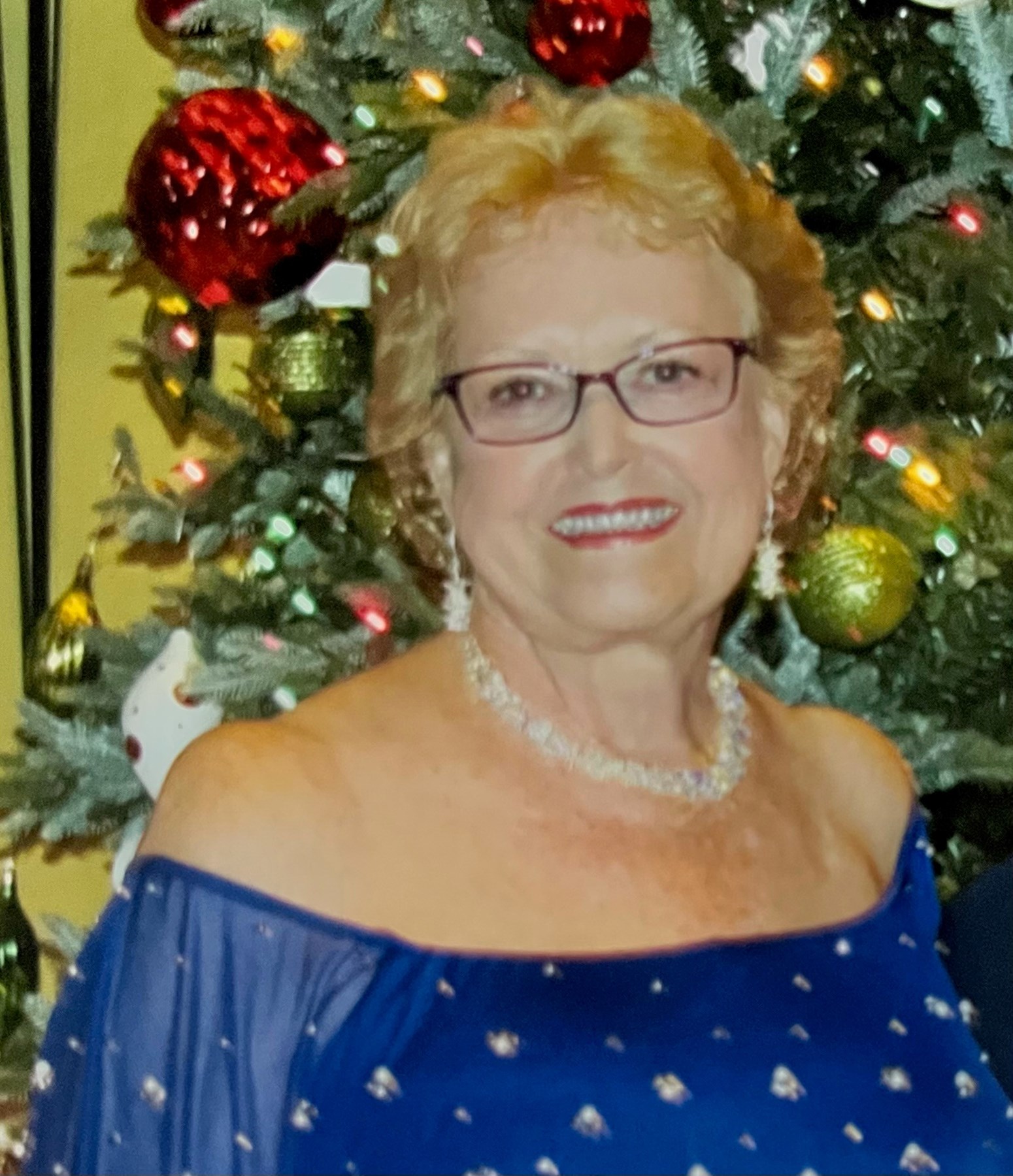 Obituary: Carolyn Elmore, Beloved [City/Town] Resident - 6day2dm