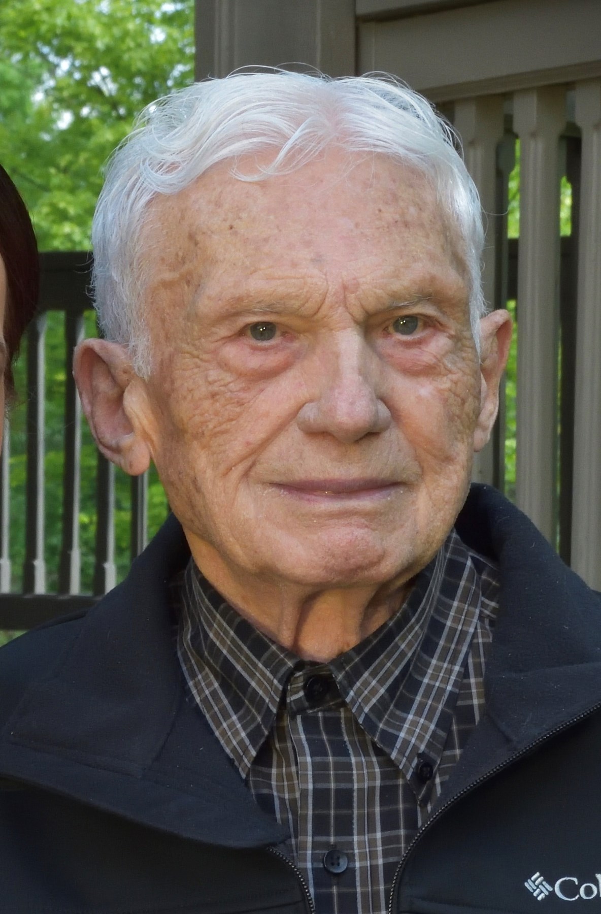 Avis de décès de Robert A. Lovell