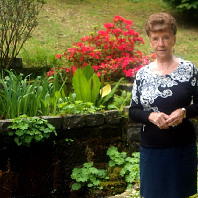Obituary of Margaret (nee Moynihan) McCreadie