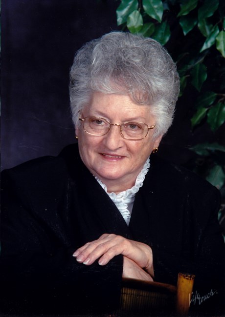 Obituario de Mary Holdsworth