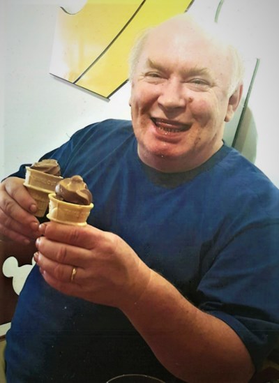 Obituario de Eugene Robert Mills