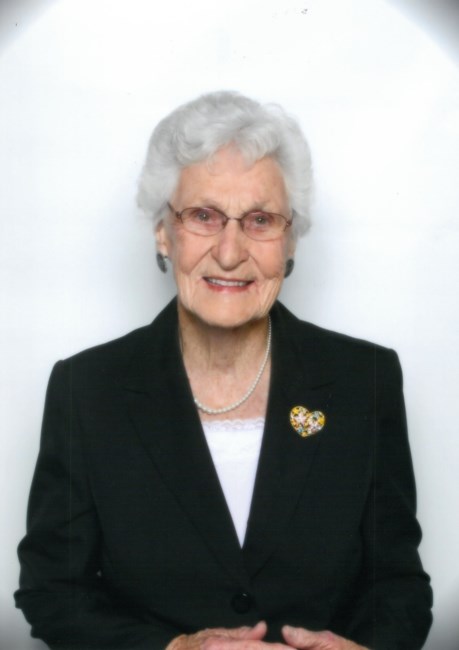 Obituary of Lucille MacKenzie