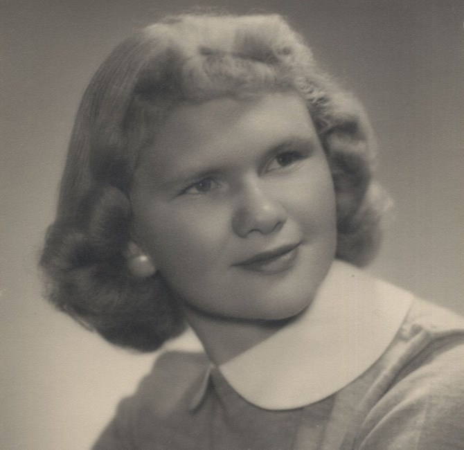 Obituary of Phyllis Iona Kitchen