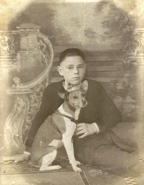 Obituario de Kenneth Brooks White