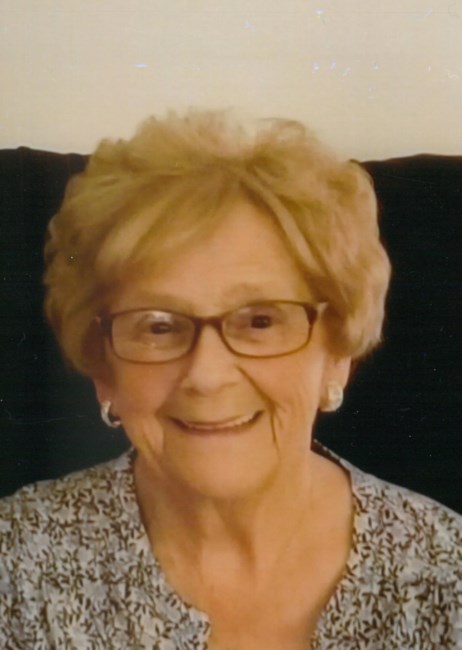 Obituary of Zita Genevieve MacNeil