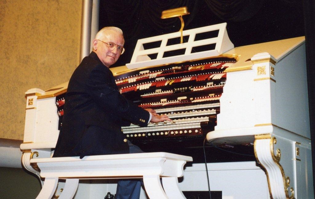 Obituary of Robert Graham Lent