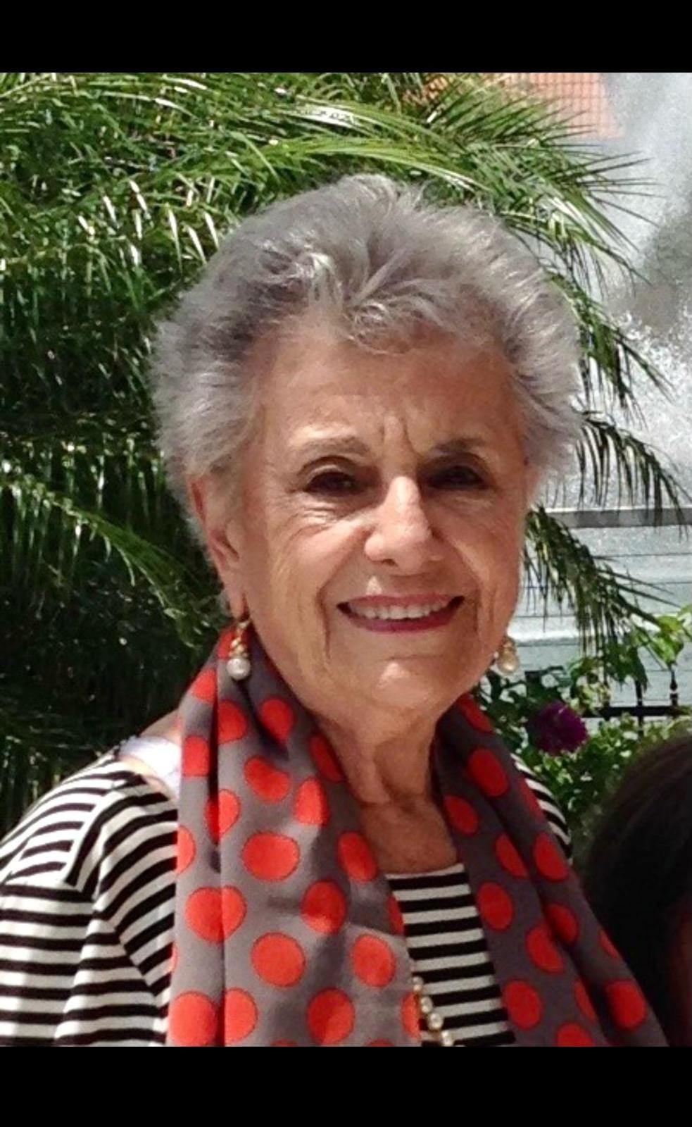 Obituary of Helen Hernandez Arias
