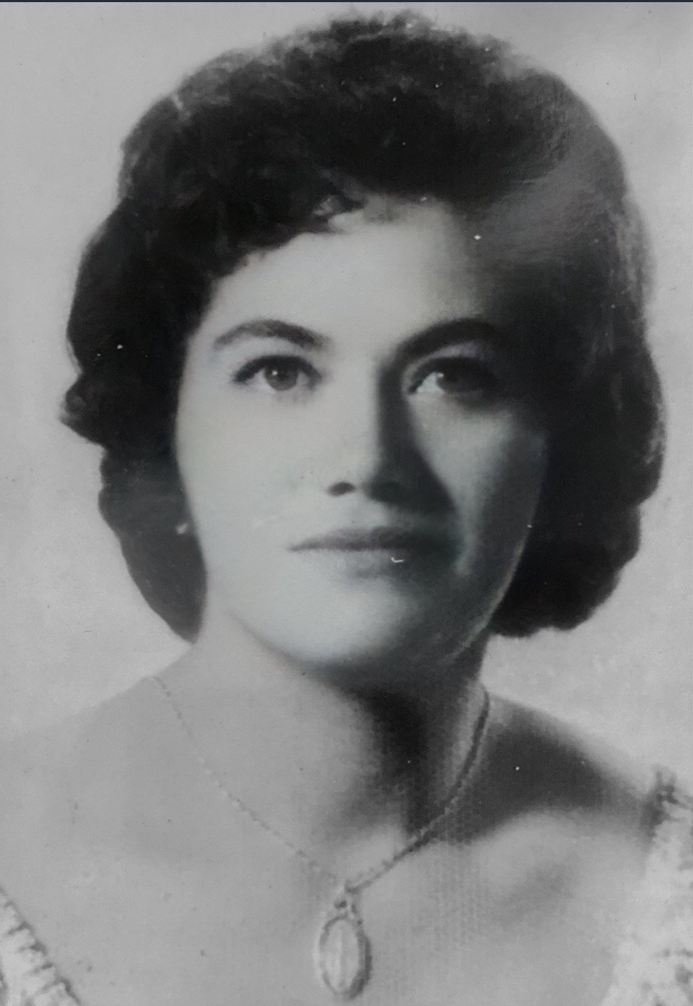 Obituary of Laura Hilda Carrera