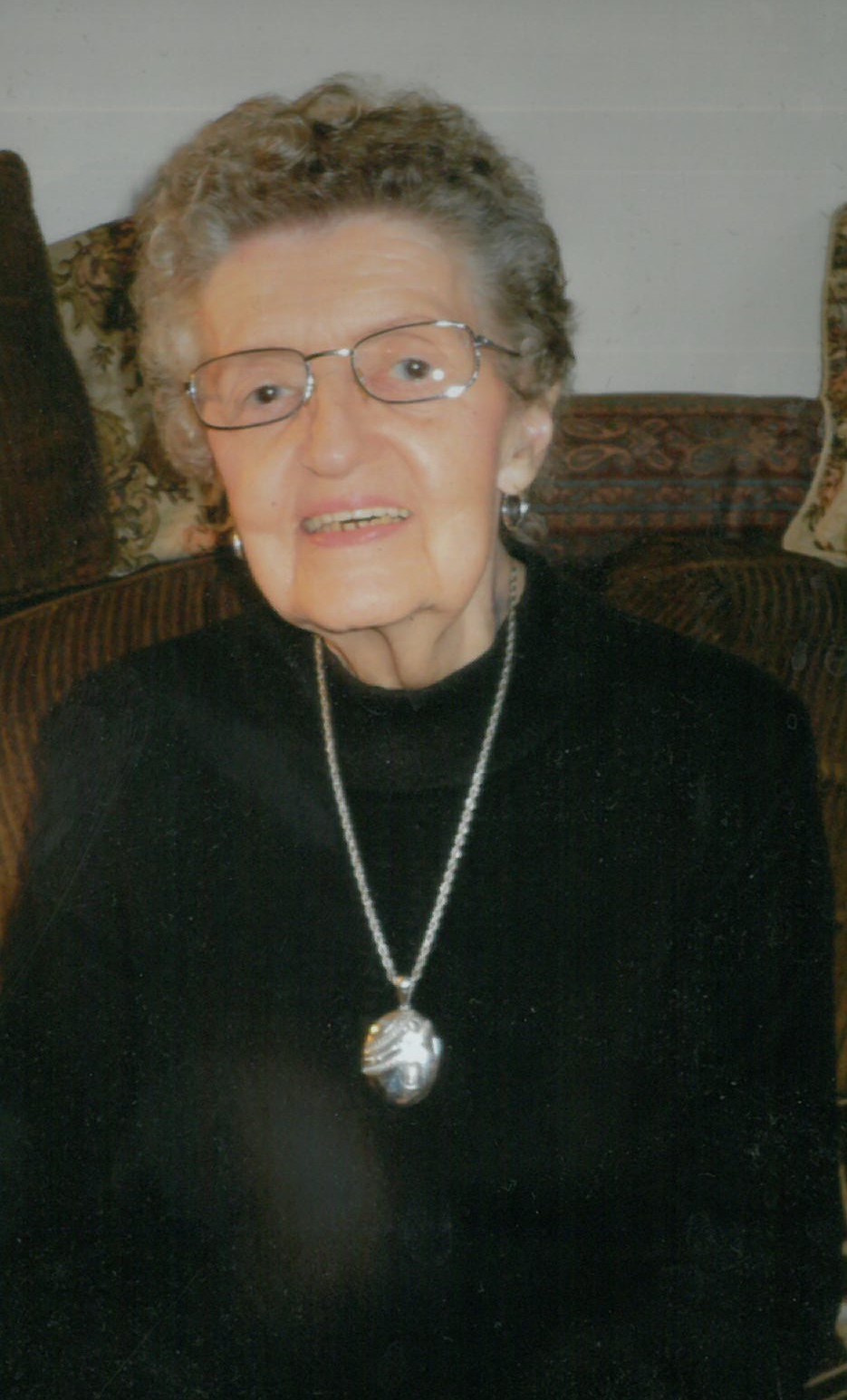 Avis de décès de Eileen Audrey Adams