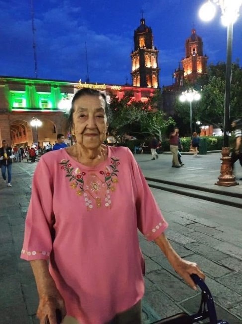 Obituary of Doña Patricia Castillo Gallardo Lara