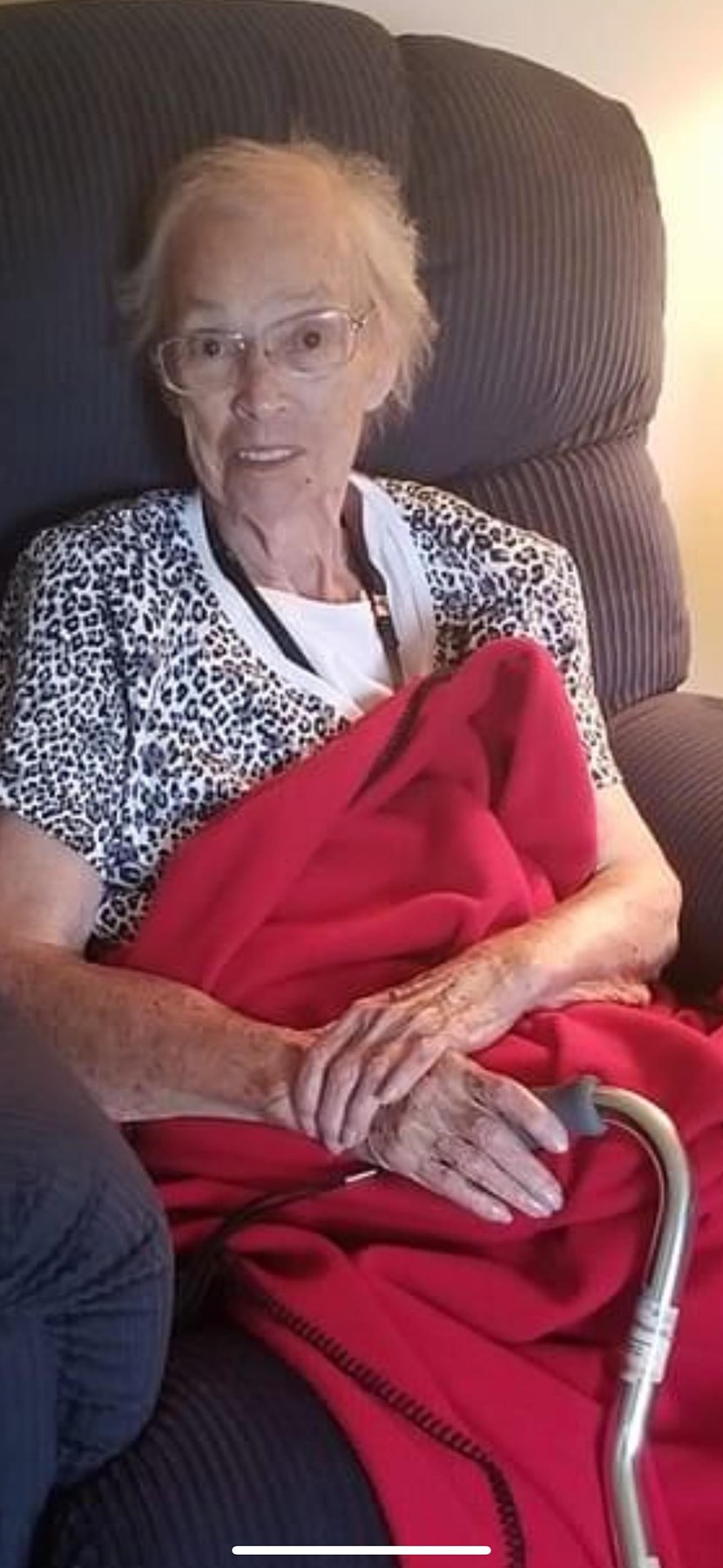 Obituario de Betty L. Pontisso