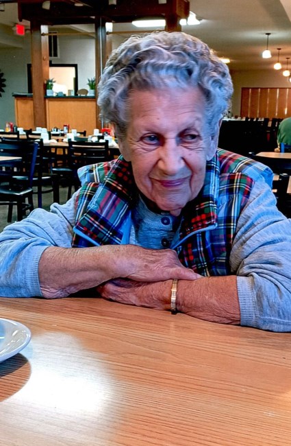 Obituary of Phyllis E. Hall