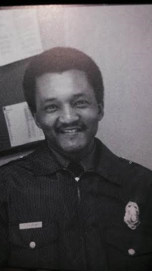 Avis de décès de James R. Holmes