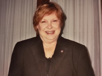 Obituario de Claudine White