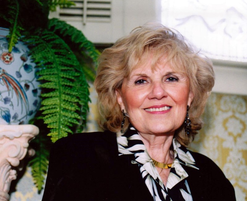 Obituary of Myrna F Howe