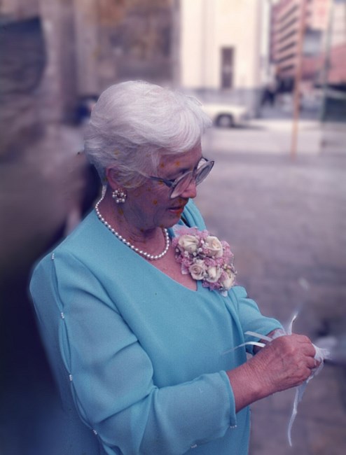 Obituary of Maria Perez Serratos