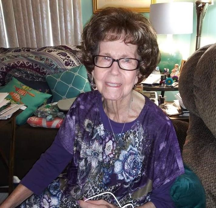 Obituario de Lila Elizabeth McWhirter