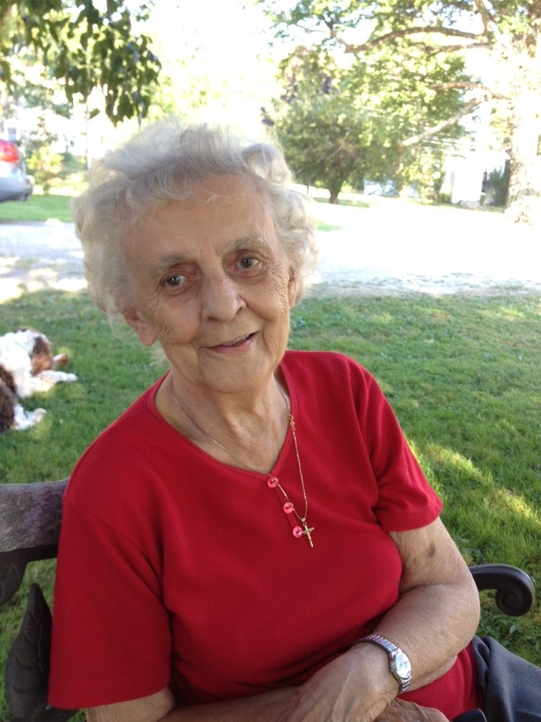 Obituary of Edna Clara Burton