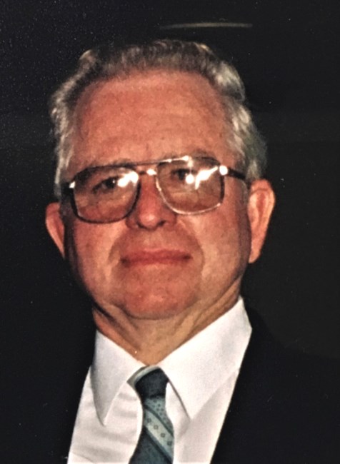 Obituario de Clarence "Tom" Gillmor