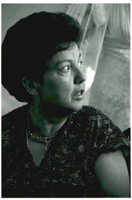 Obituary of Loiza Paravalos