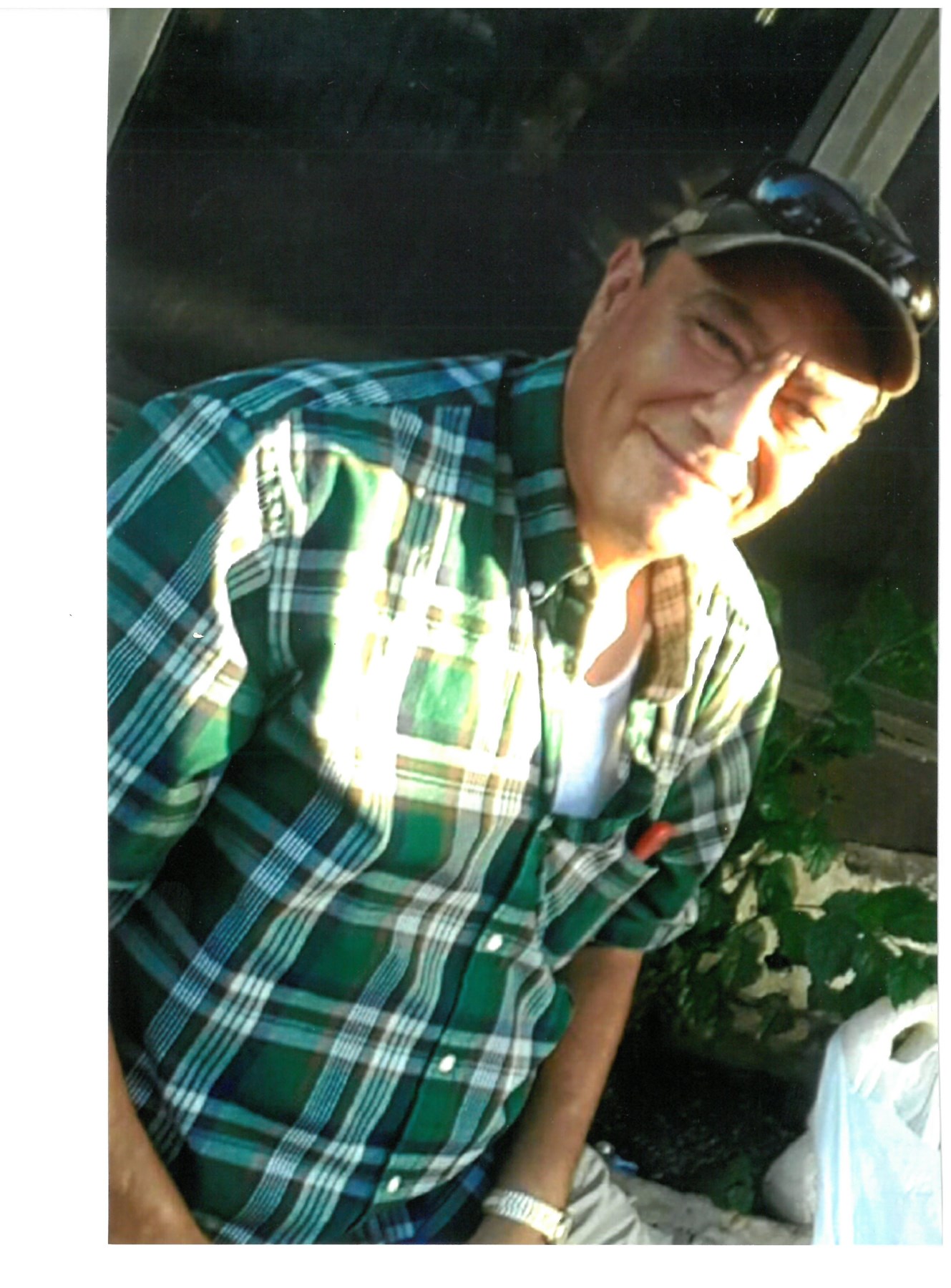 Obituary of Roger Flores Rios